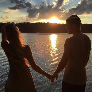 男生Gay自慰脱裤子㊙️
